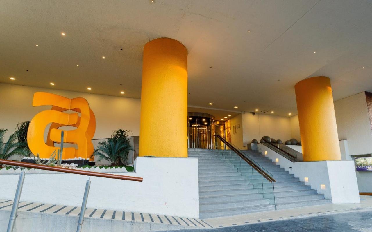 Camino Real Aeropuerto Ξενοδοχείο Μεξικό Εξωτερικό φωτογραφία The hotel entrance